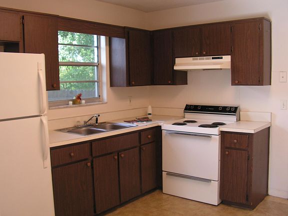 3rd image of 840 Avondale Ave #840