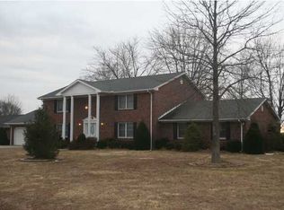 15500 Bender Rd, Evansville, IN 47720