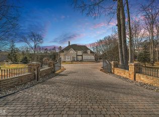 408 Fairway Estates Dr, Blountville, TN 37617