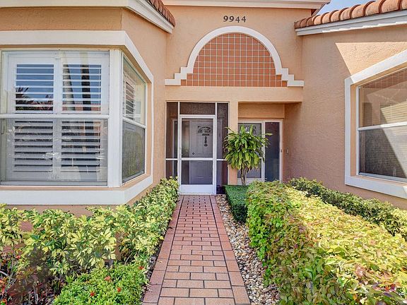 4th image of 9944 Seacrest Cir APT B
