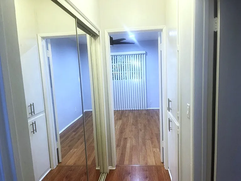 1124 N Columbus Ave — Photo 5