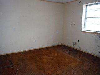 3rd image of 6621 Peony St