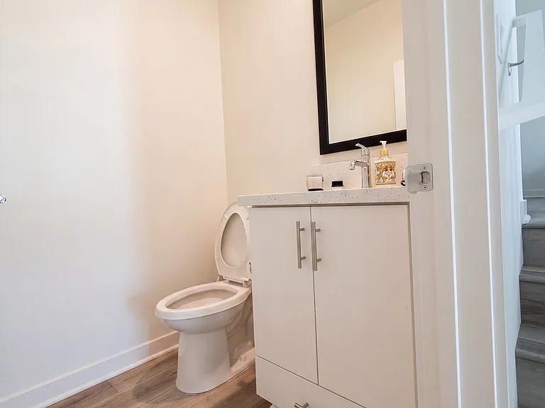2nd floor bathroom