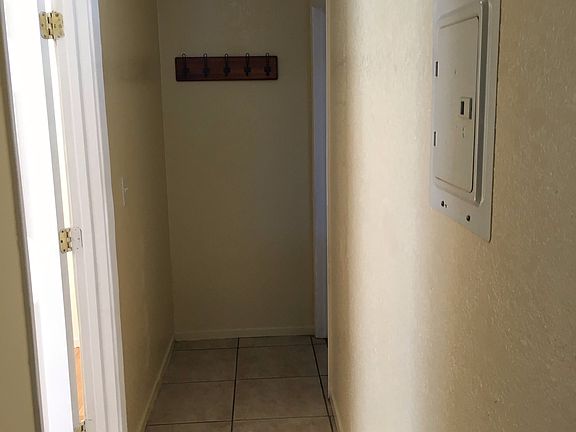 2nd image of 1053 1/2 W 51st Pl #2
