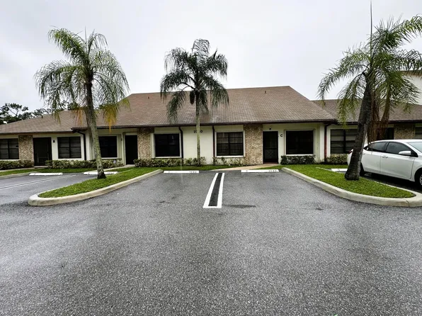 1040 PARKSIDE GREEN Drive #C, Greenacres, FL 33415