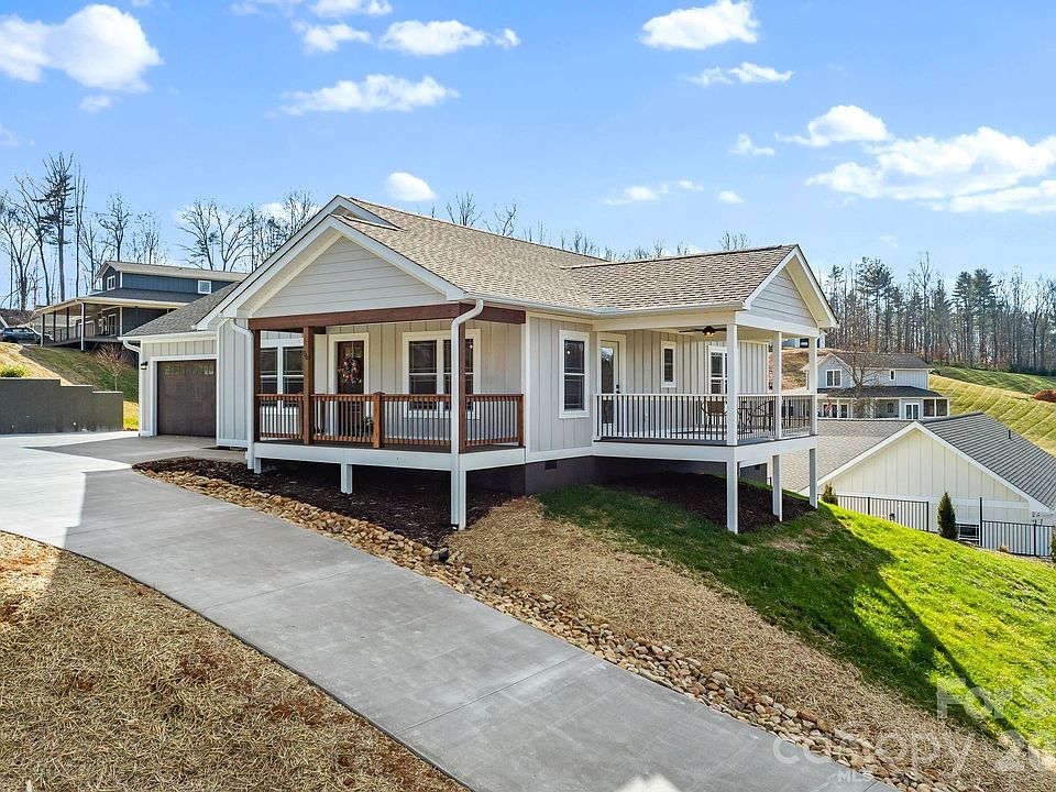 1st image of 56 White Oak Pl