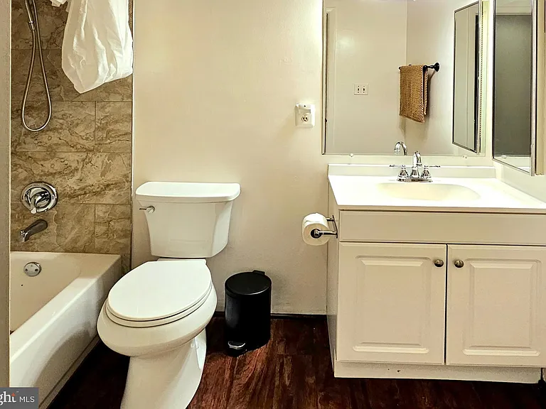 8729 Sheridan Farms Ct — Photo 41
