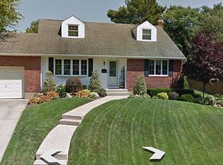 4 Larry Dr, Commack, NY 11725