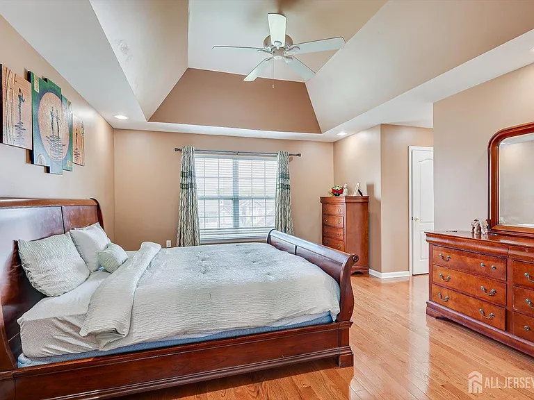 300 Morning Glory Dr — Photo 12