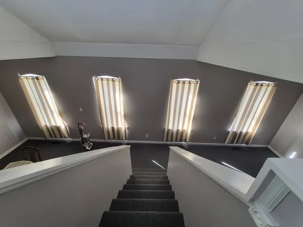 1916 S 10th St Floor 2, Saint Louis, MO 63104