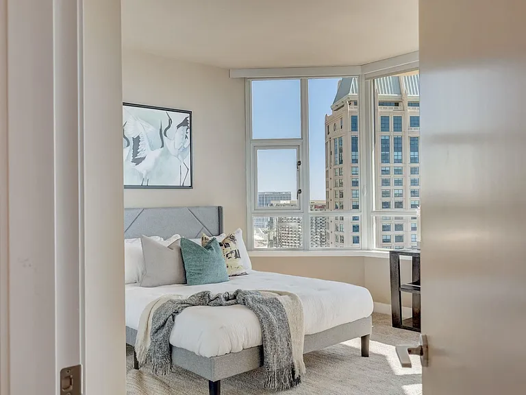 700 W Harbor Dr W #2902 — Photo 30