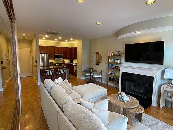 2nd image of 330 N Clinton St APT 307
