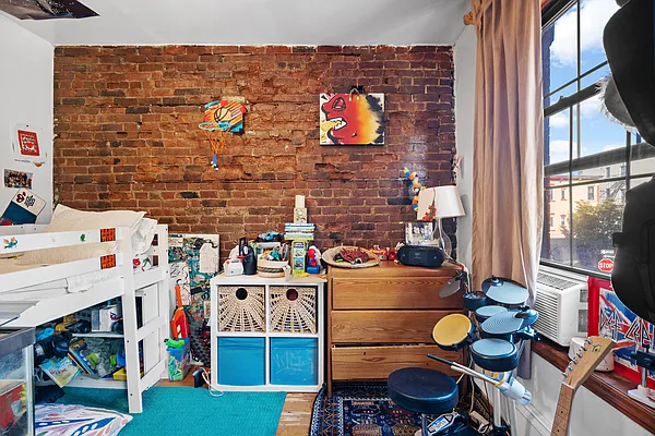 Rented by Voro, LLC | media 10