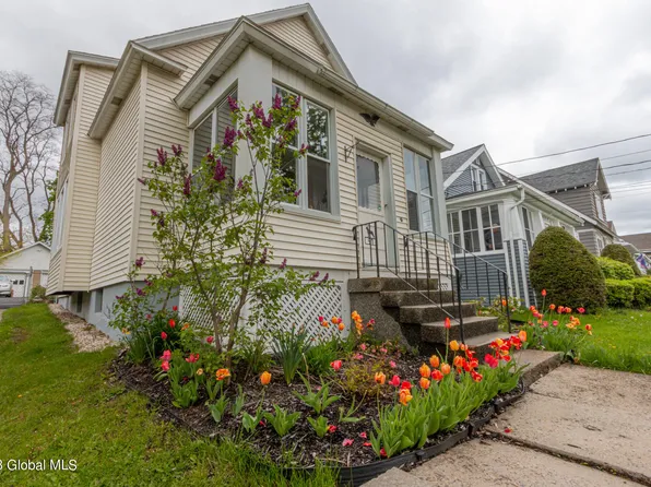 91 Pinewood Avenue, Albany, NY 12208