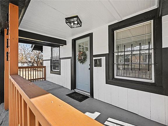 5th image of 2539 Alden St