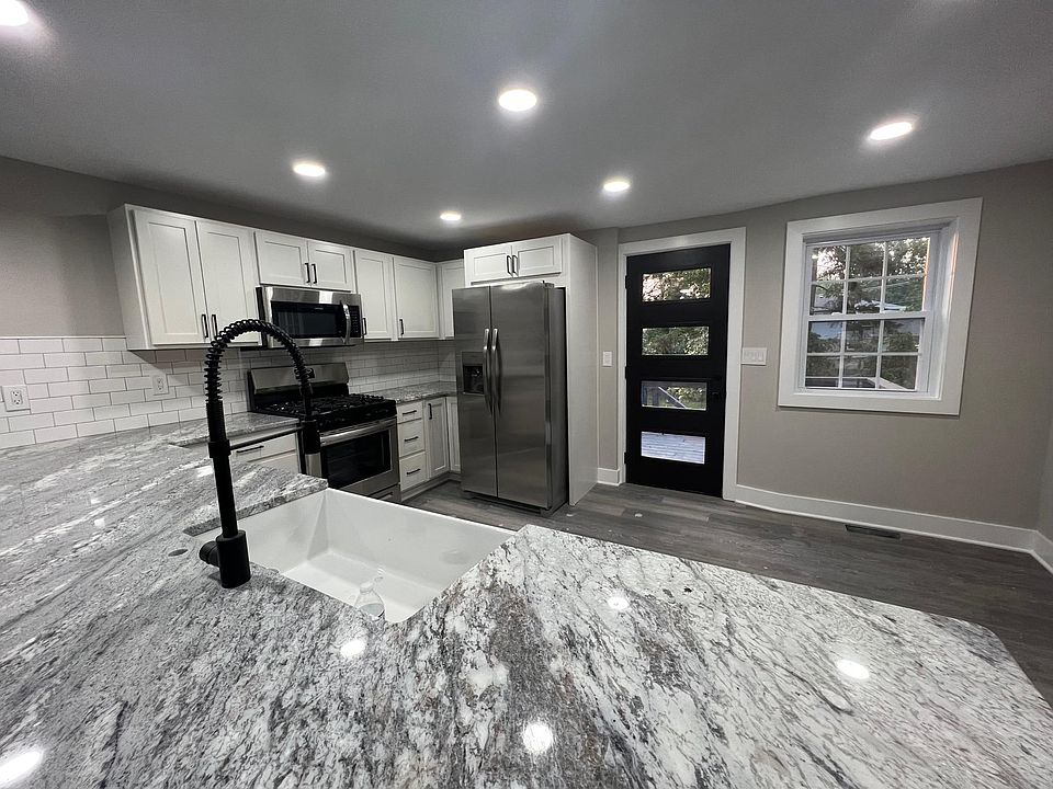 1st image of 37388 Detroit Rd