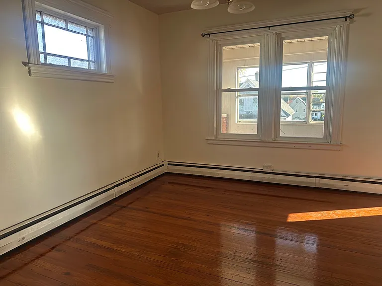 176 Adelaide St #3 — Photo 8