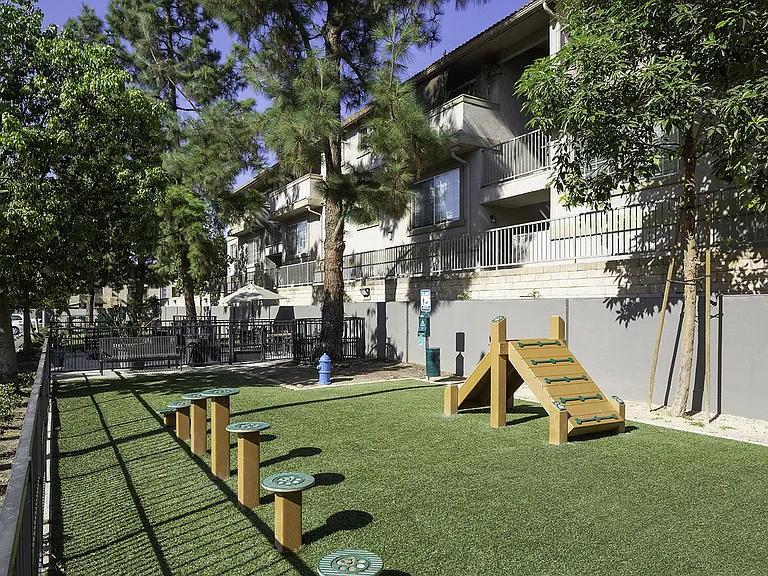 310 Jefferson Apartments — Photo 22