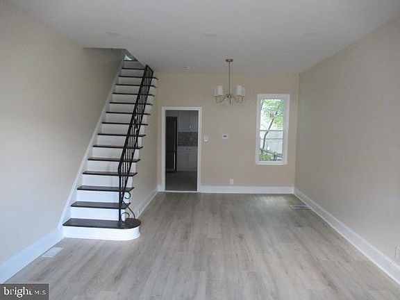 3rd image of 724 Spruce St