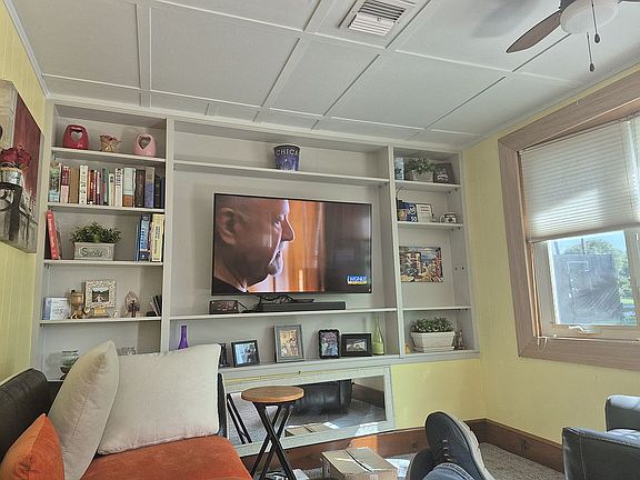 3rd image of 1334 Crisman Rd