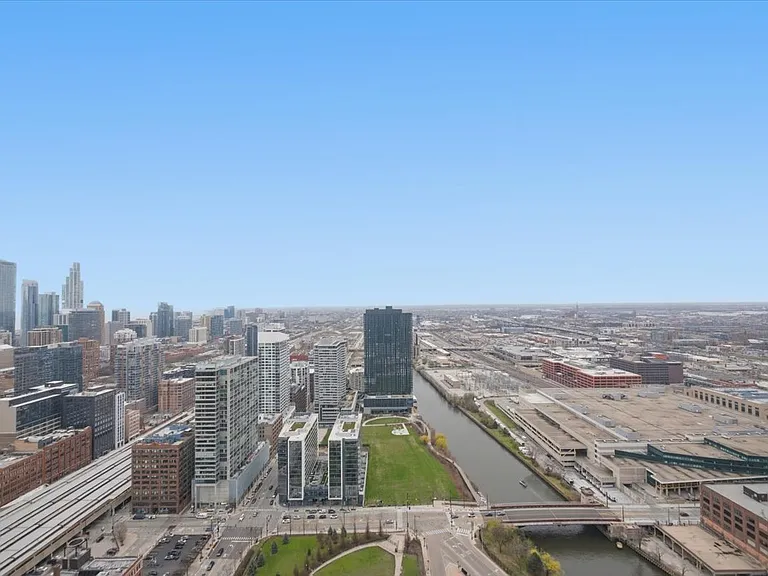 235 W Van Buren St #4507 — Photo 22