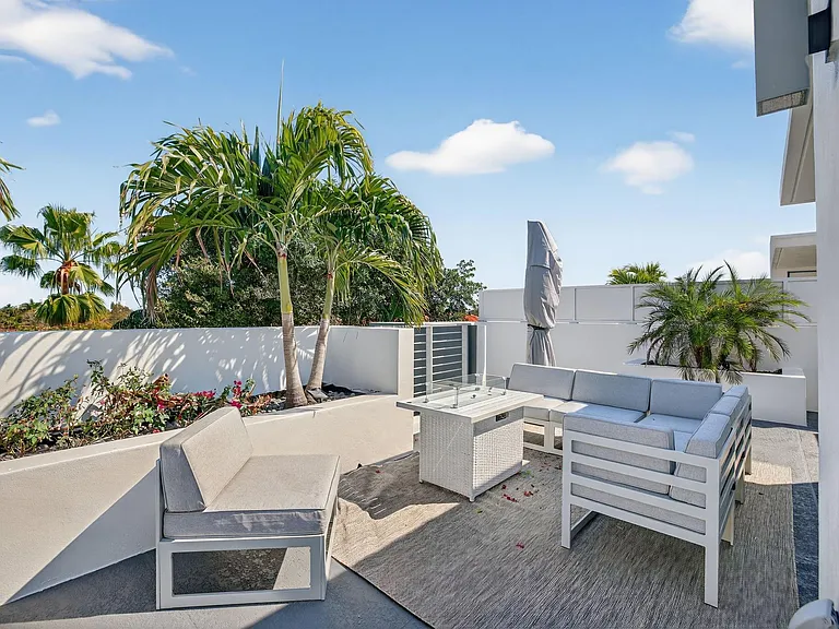 700 NE 14th Ave #206 — Photo 56