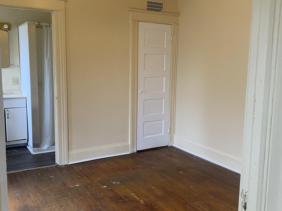 1st image of 415 N 2nd St APT D