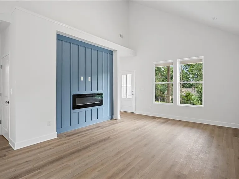 2050 Morehouse Dr NW — Photo 8