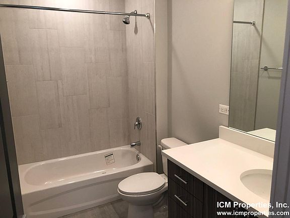 3rd image of 2618 N Rockwell St #2RR