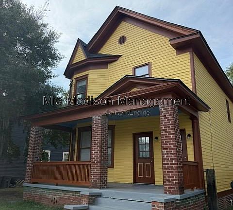 2nd image of 513 W 35th St #B