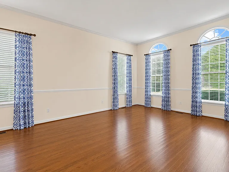 4804 Leighfield Valley Dr — Photo 5
