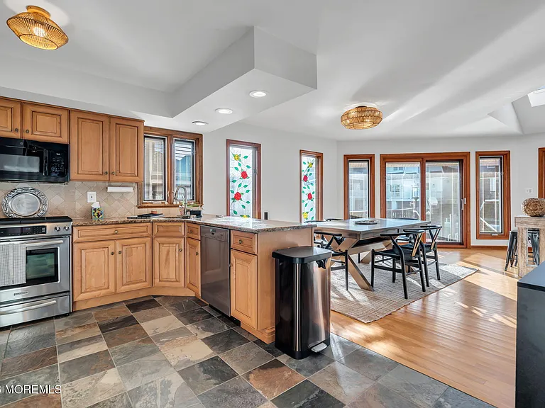 475 Long Ave — Photo 7