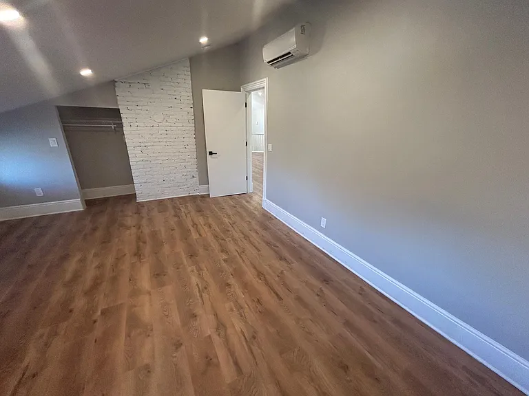 3805 Franklin Blvd #301 — Photo 24