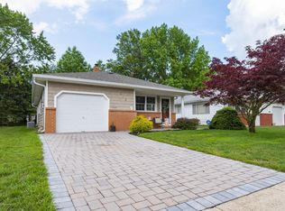 418 Saint Thomas Dr, Toms River, NJ 08757