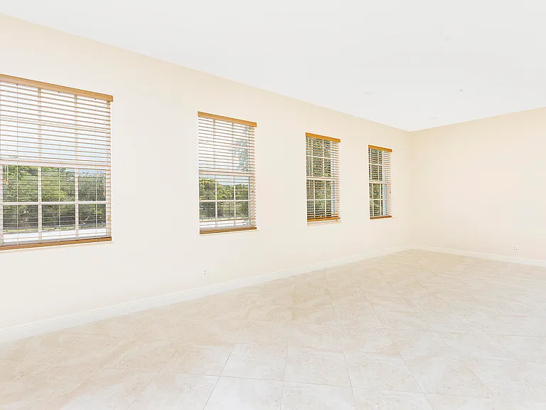6807 Lakeside Cir N #102-1 — Photo 5