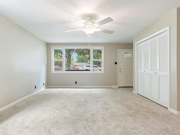 4th image of 705 2nd Ave NW