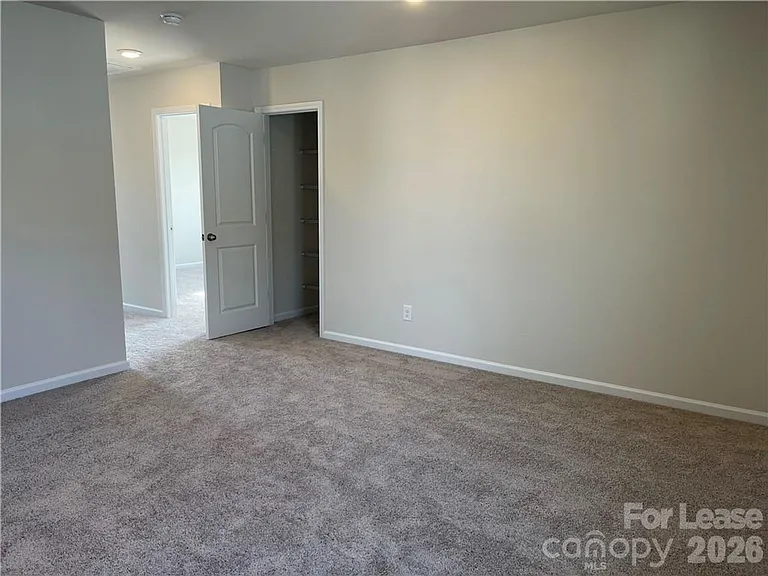 1015 Maylen Trce — Photo 17