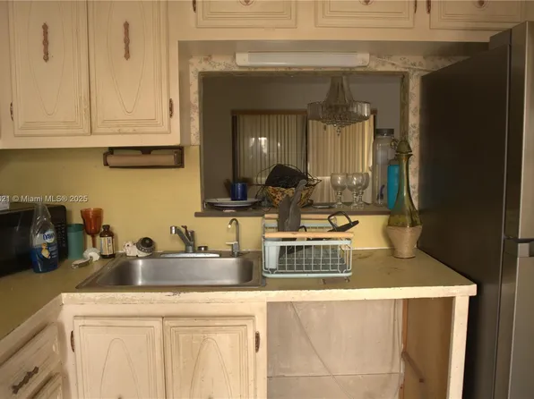 4270 NW 40th St APT 103, Fort Lauderdale, FL 33319
