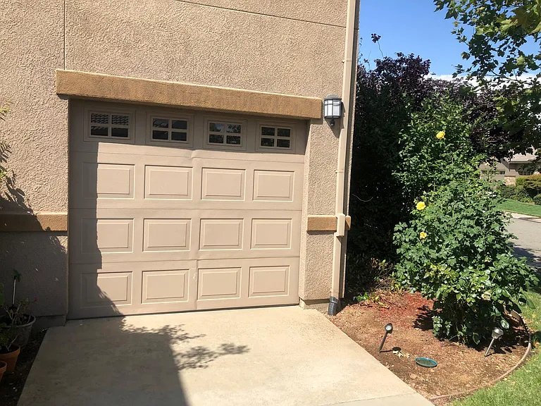 554 Fielding Ln #B — Photo 7