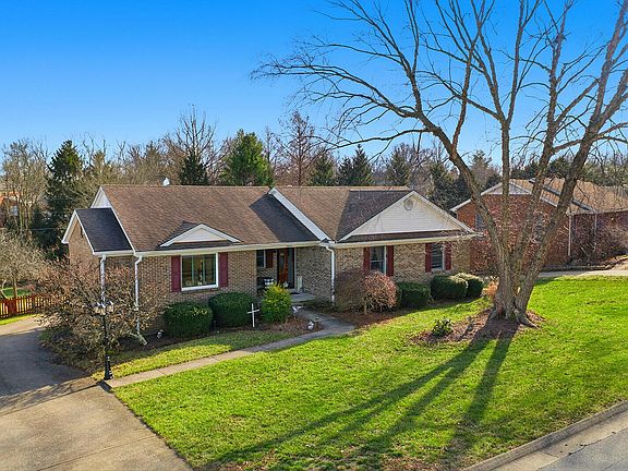 4th image of 2019 Hampstead Ln