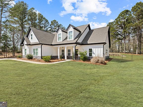 2nd image of 105 Capps Ln