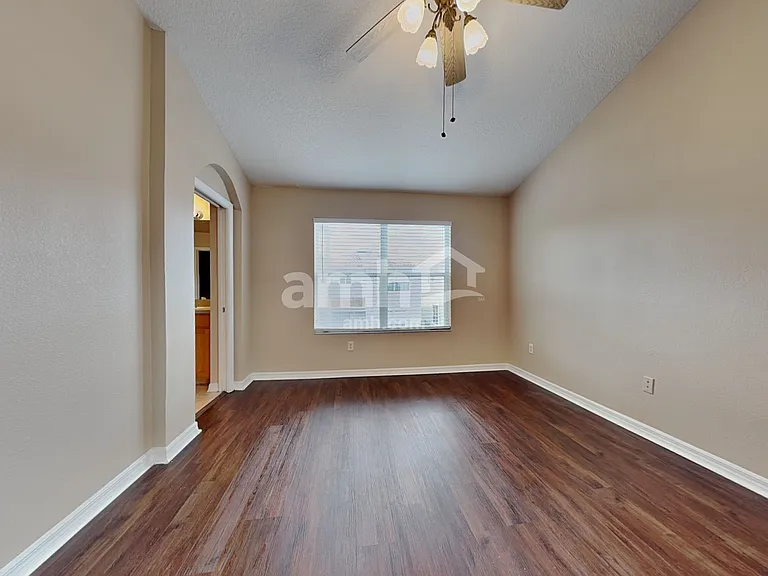 10602 Drayton Ct — Photo 12