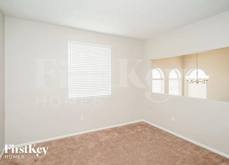 8136 Kokoma Dr — Photo 8