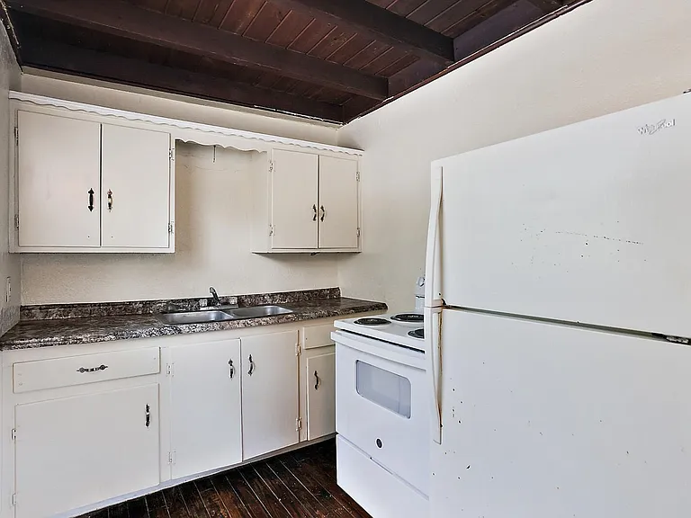 207 Fern Dr #3 — Photo 2
