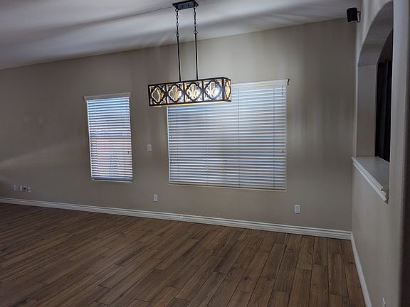 3rd image of 957 W Breckenridge Ave