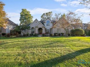 8749 Willow Pond Blvd, Sylvania, OH 43560