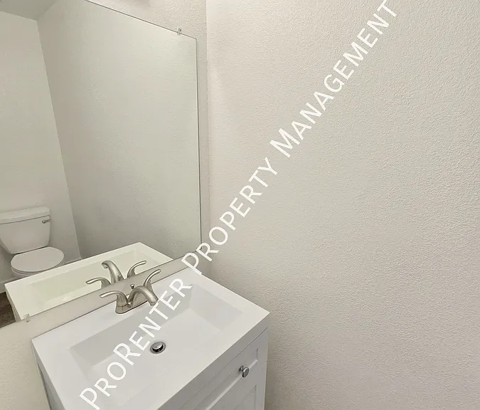 975 E Essex Court Way #3 — Photo 14