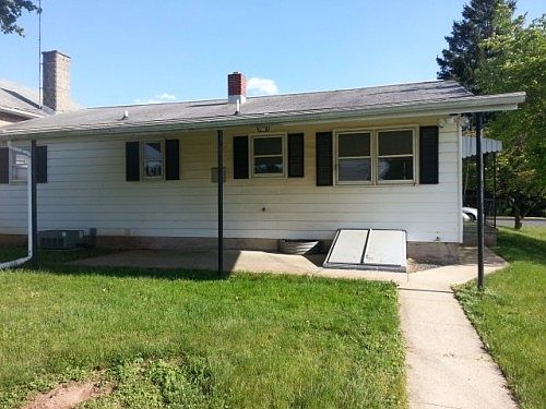 2nd image of 417 E 3rd St