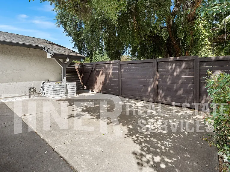 15 La Sara Ct — Photo 6