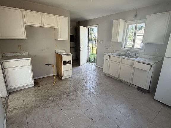 5th image of 640 New Jersey St
